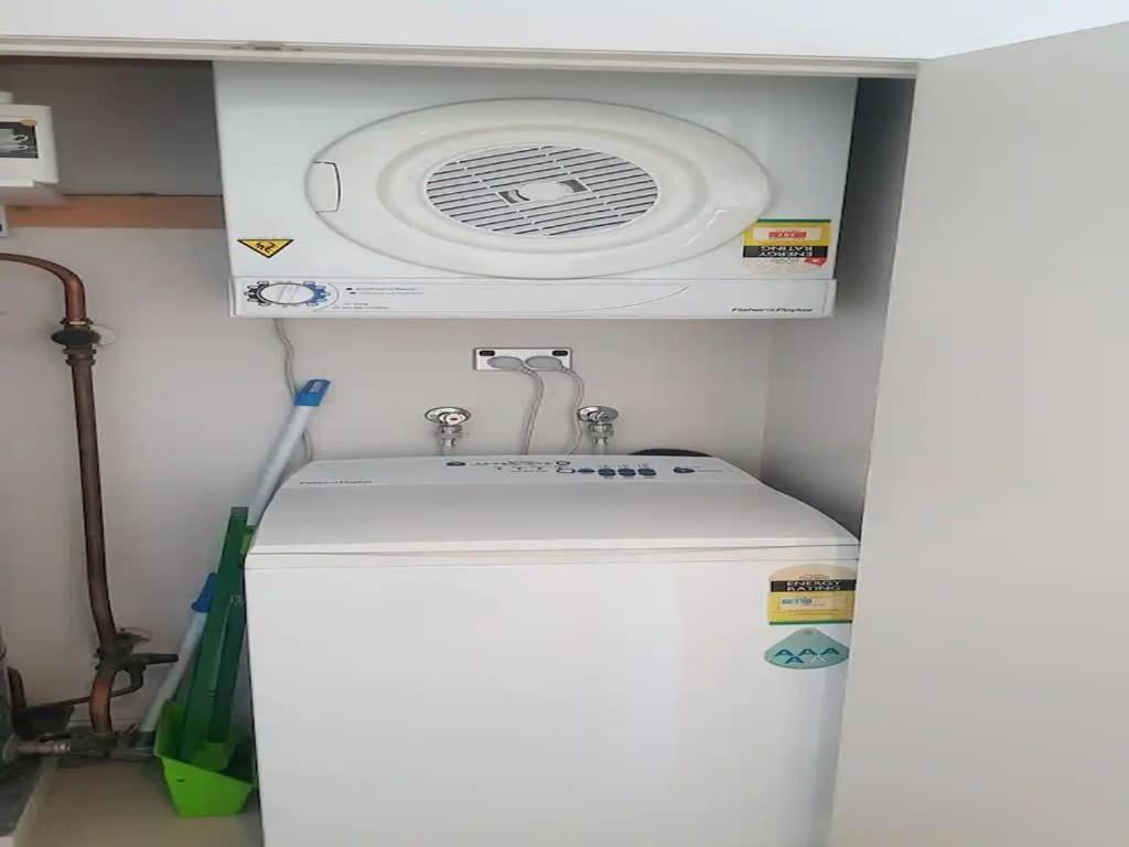 Appartamento Wynyard Viaduct Habour 2 Brm 2 Bath And Carpark Auckland Esterno foto