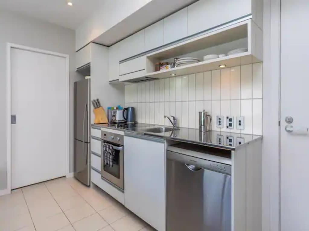 Appartamento Wynyard Viaduct Habour 2 Brm 2 Bath And Carpark Auckland Esterno foto