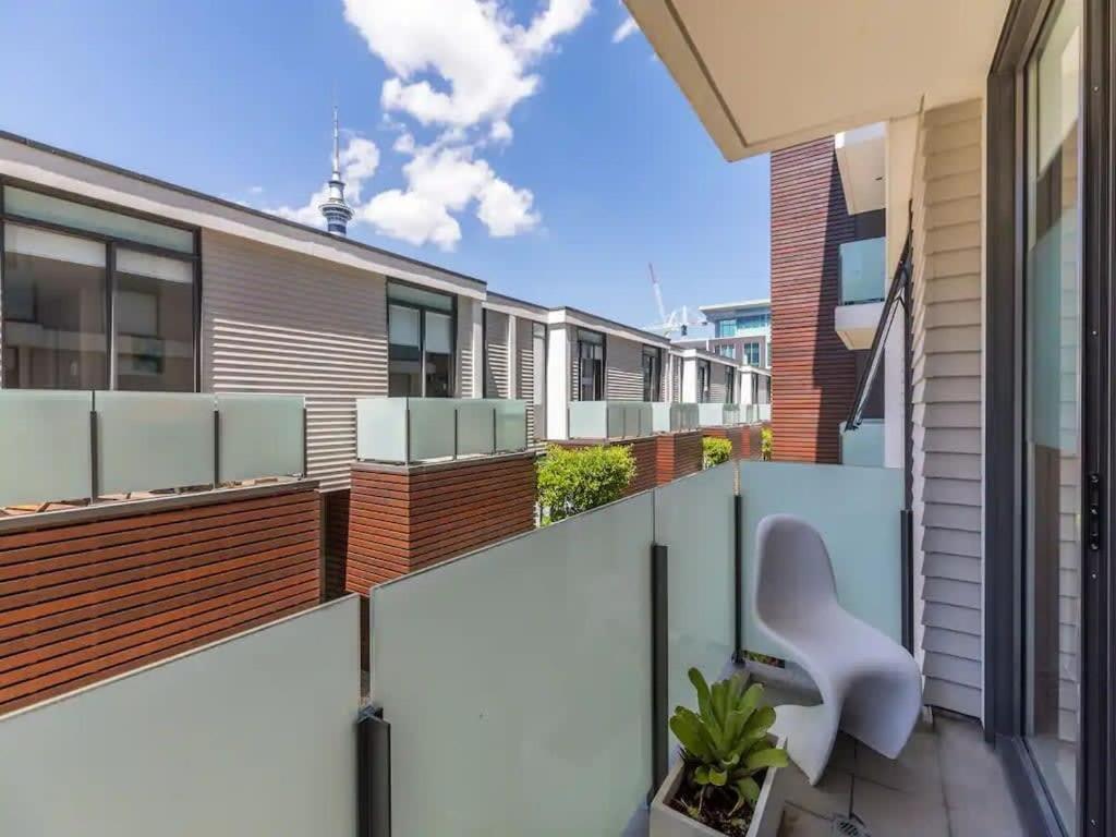Appartamento Wynyard Viaduct Habour 2 Brm 2 Bath And Carpark Auckland Esterno foto